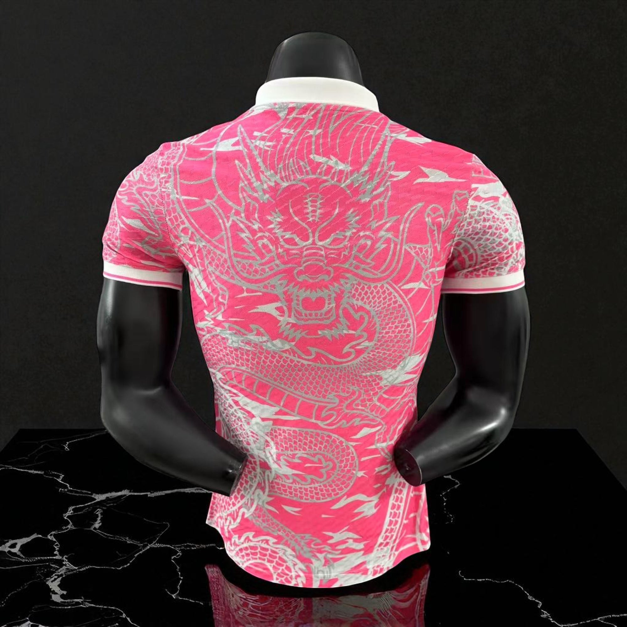 🐉 Maillot Real Madrid Rose Dragon – Édition Spéciale Collector 2025