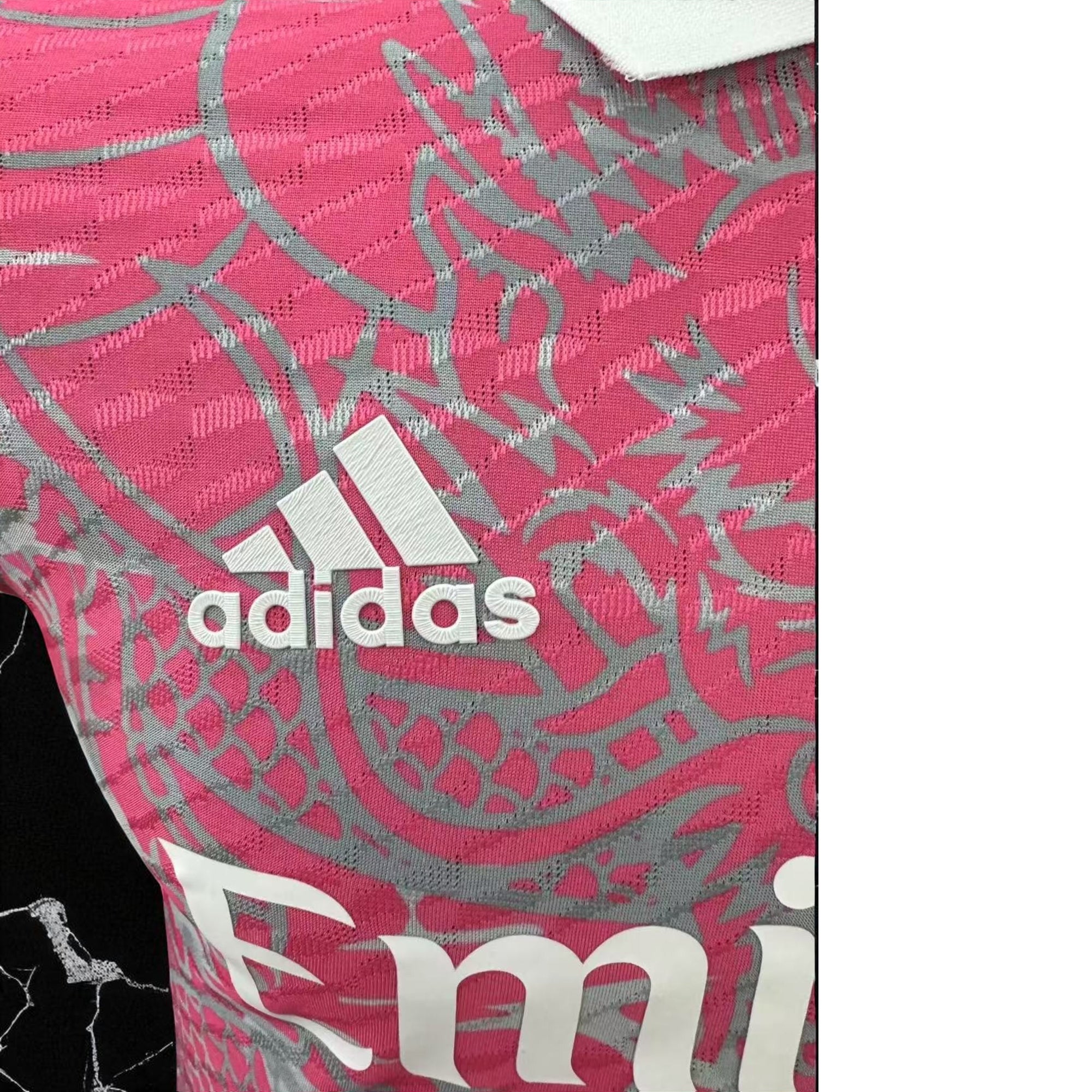 🐉 Maillot Real Madrid Rose Dragon – Édition Spéciale Collector 2025