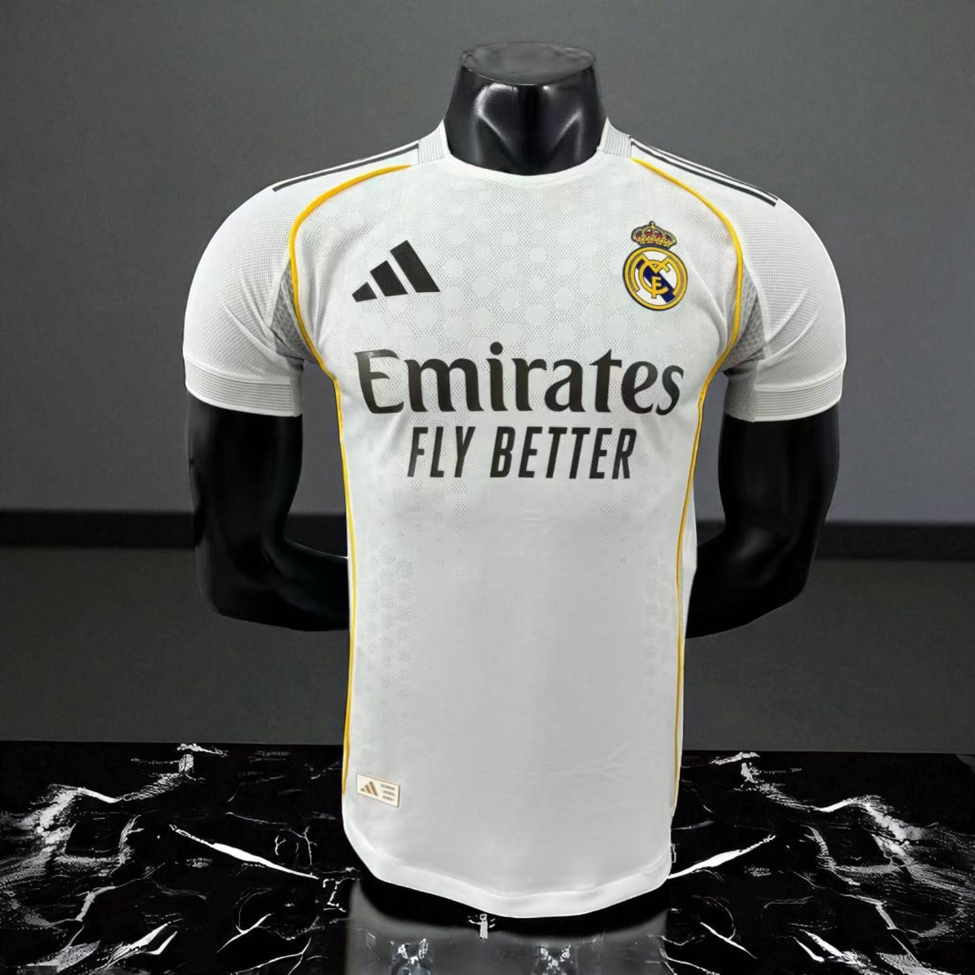 🤍 Maillot Real Madrid Domicile 2025/26 – Édition Authentique Adidas