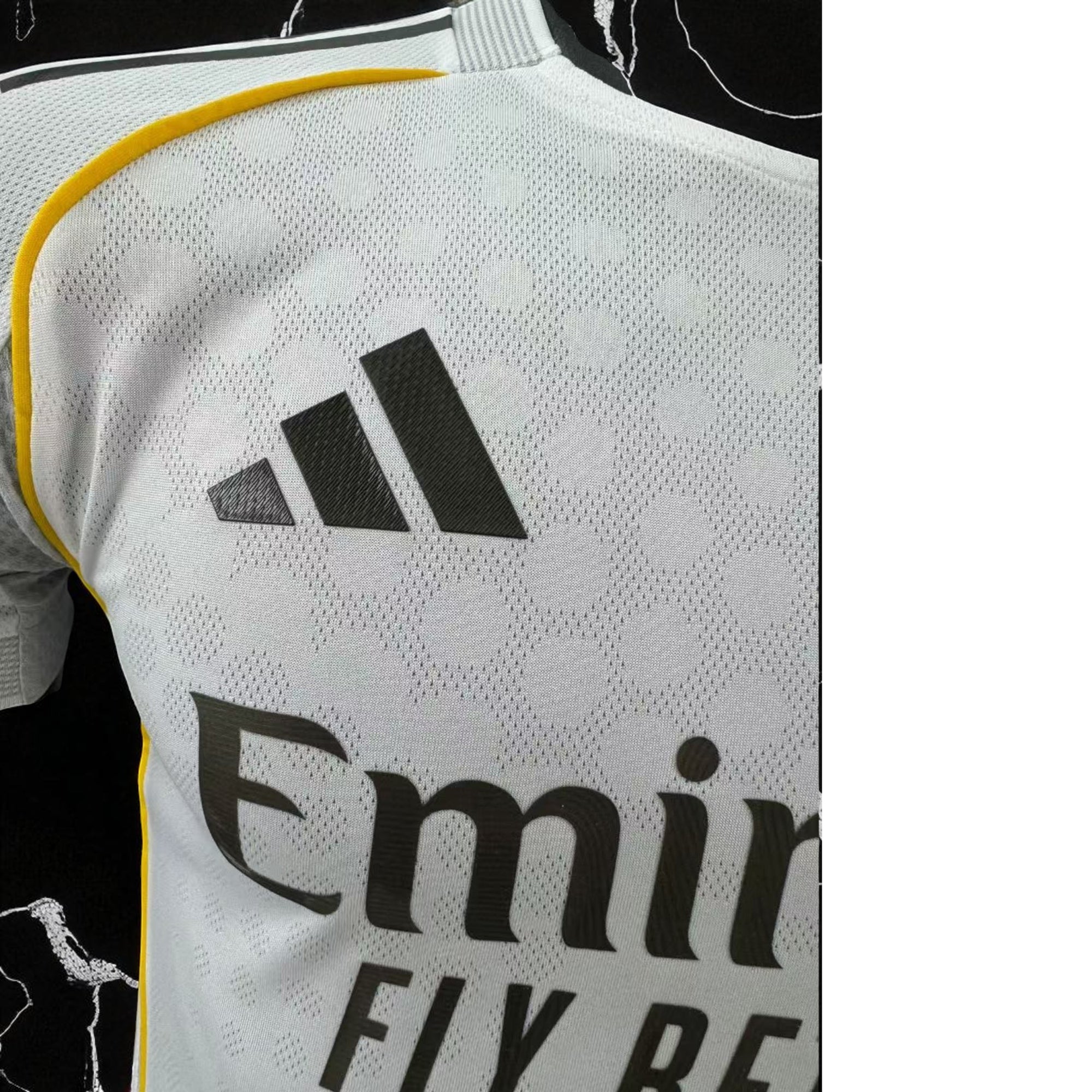 🤍 Maillot Real Madrid Domicile 2025/26 – Édition Authentique Adidas