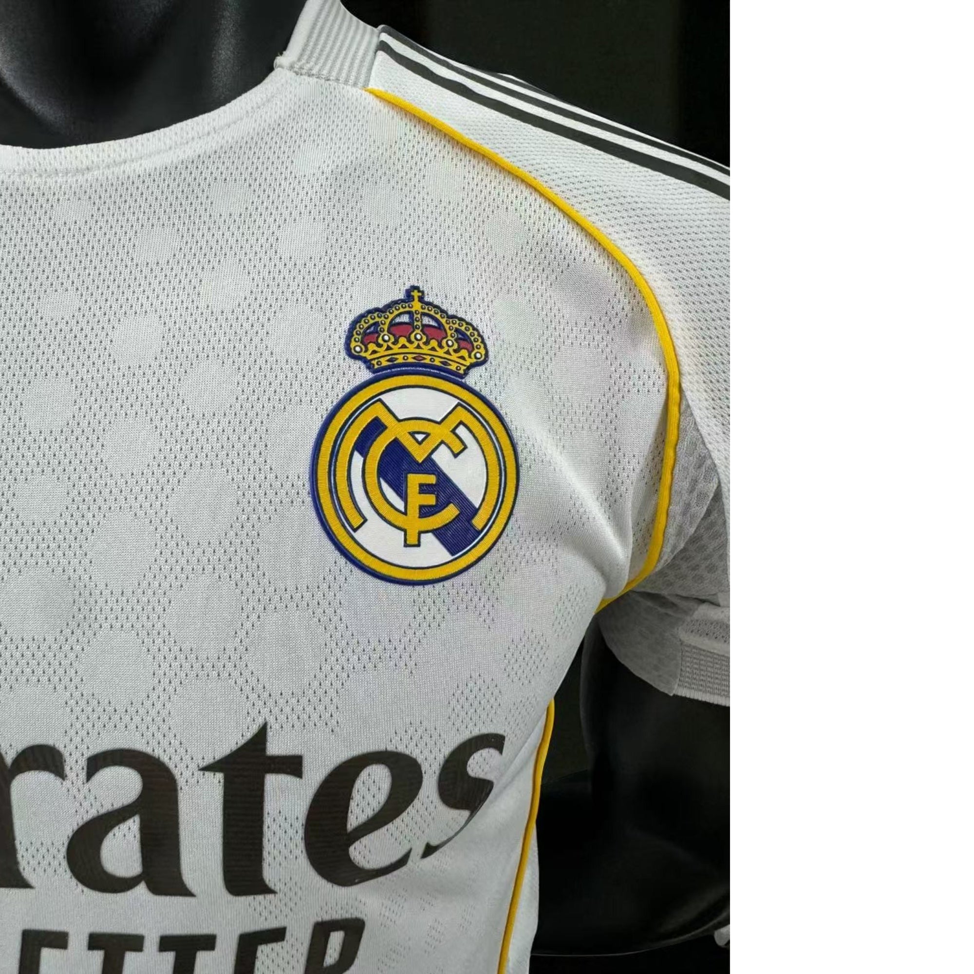 🤍 Maillot Real Madrid Domicile 2025/26 – Édition Authentique Adidas