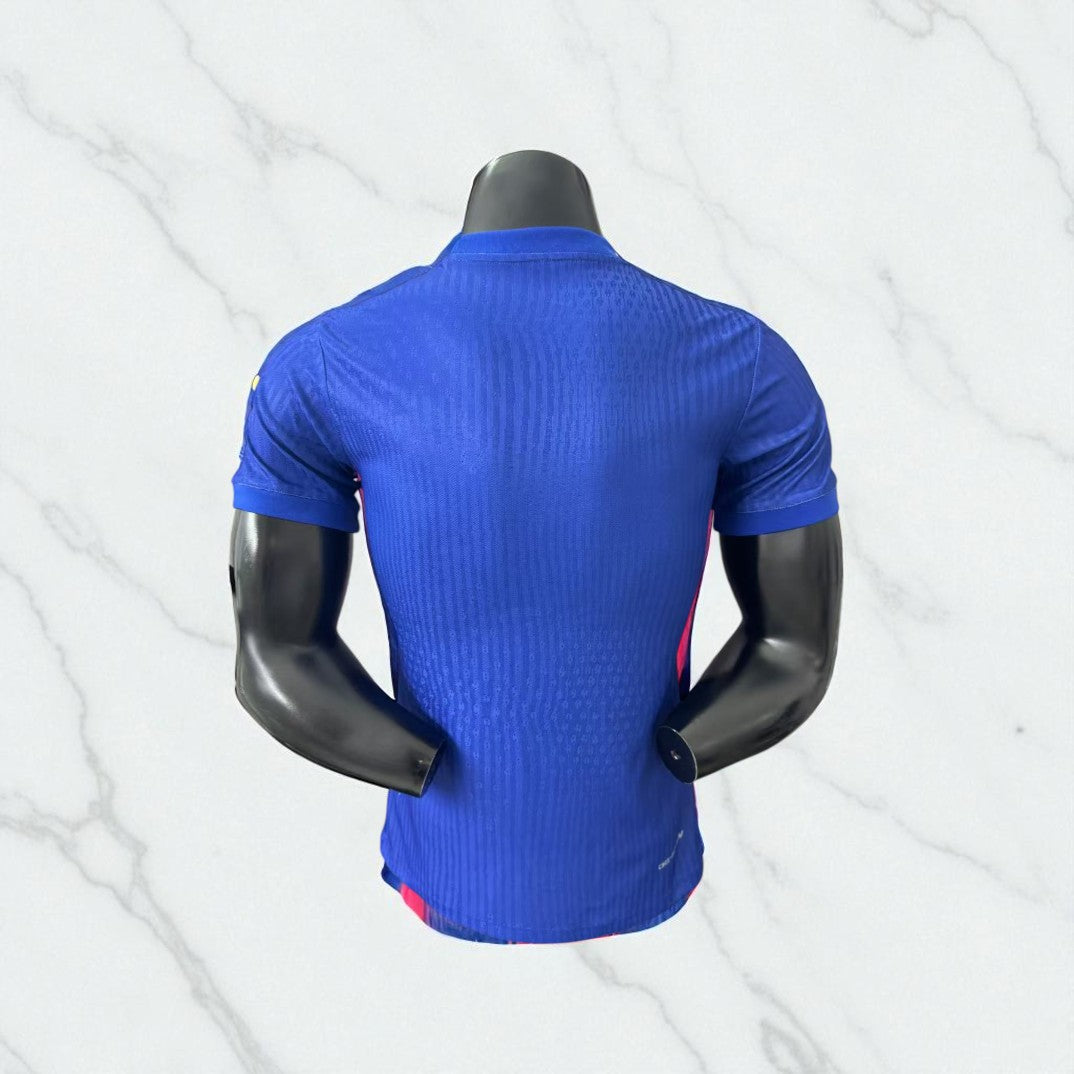 🏴‍☠️🔵🔴 Maillot FC Barcelone x One Piece – Édition Spéciale Luffy